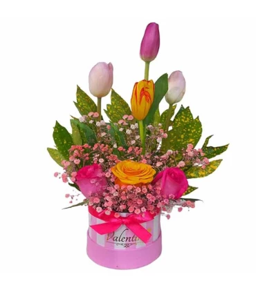 Box de 4 Tulipanes y 3 rosas