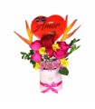 Box con flores de colores y chocolate